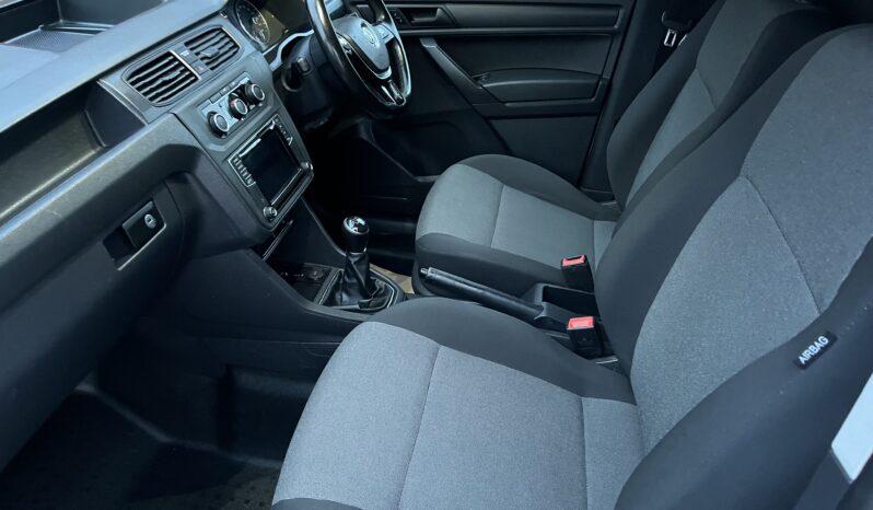 VW Caddy Maxi 2.0 TDi BlueMotion Tech Highline Nav Manual (150bhp) – ZKV full